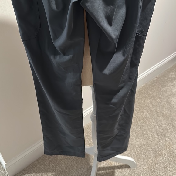 Woman’s Pewter scrub bottoms - Picture 6 of 6